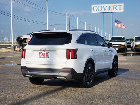 Used 2025 Kia Sorento S w/ Panoramic Sunroof Package FWD image 7