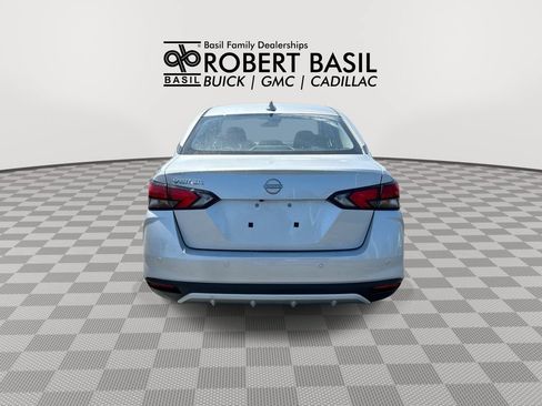 Used 2025 Nissan Versa SV FWD image 7