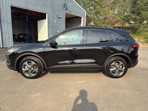Used 2025 Ford Escape Platinum AWD/4WD image 12