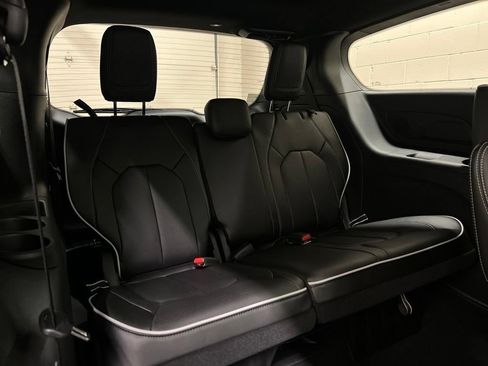 New 2027 Chrysler Pacifica Limited w/ S Appearance Package FWD image 10