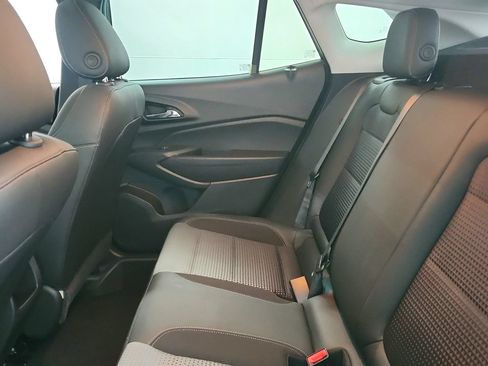 Used 2024 Chevrolet Trax LT w/ Sunroof Package FWD image 24