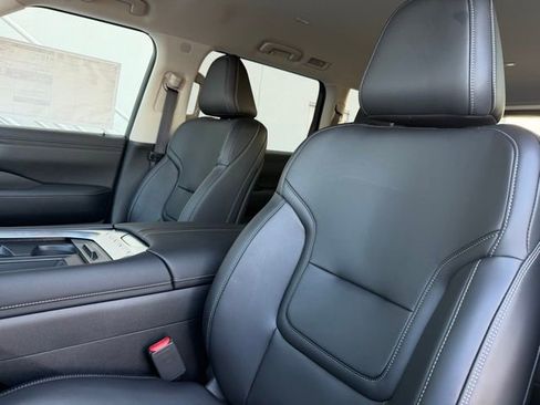 New 2026 Nissan Armada SV image 12