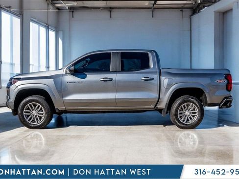 Used 2023 Chevrolet Colorado LT w/ LT Convenience Package image 2