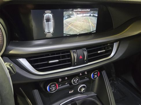 Used 2023 Alfa Romeo Stelvio Veloce image 21