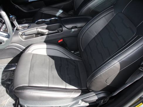 Used 2022 Ford Mustang GT Premium w/ Equipment Group 401A RWD image 19