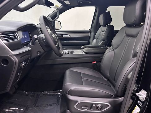 New 2026 Jeep Grand Wagoneer Limited image 12