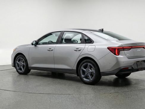 Used 2025 Kia K4 LXS image 6