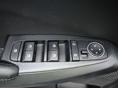 Used 2025 Kia Seltos S FWD image 13