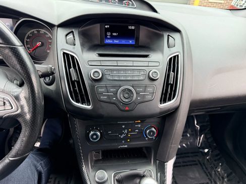 Used 2017 Ford Focus ST image 7