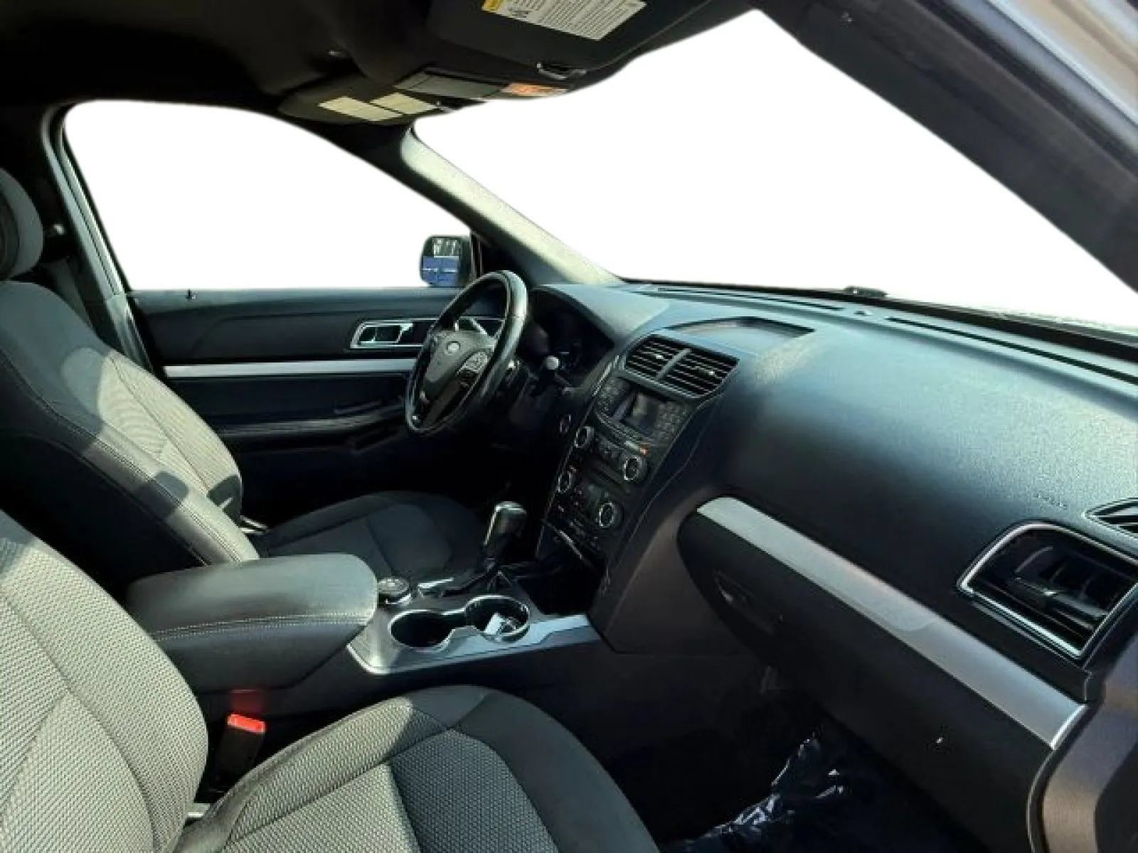 Used 2017 Ford Explorer XLT AWD/4WD image 19