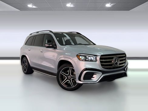 Used 2025 Mercedes-Benz GLS 450 4MATIC w/ AMG Line Exterior image 6