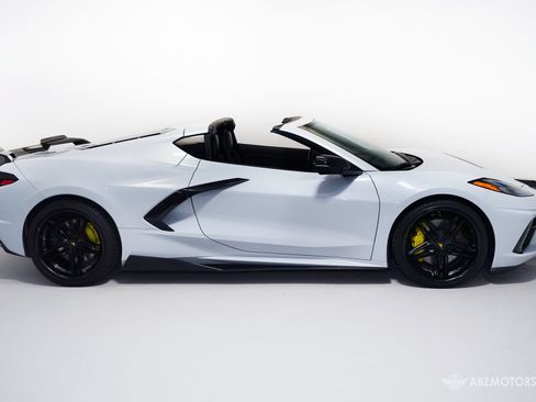Used 2021 Chevrolet Corvette Stingray Coupe w/ Z51 Performance Package RWD image 3