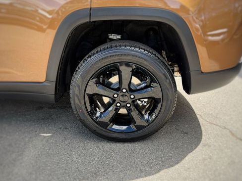 New 2026 Jeep Grand Cherokee Limited w/ Limited Altitude Package AWD/4WD image 16