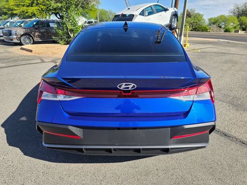 Used 2024 Hyundai Elantra SEL FWD image 4