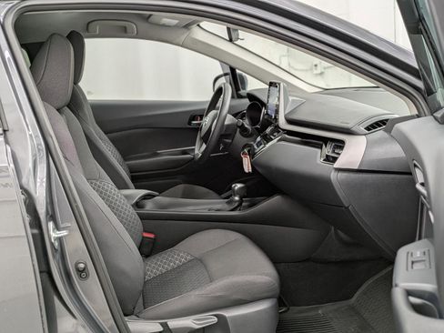 Used 2020 Toyota C-HR LE image 11