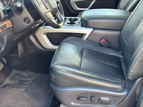 Used 2020 Nissan Titan SL w/ Moonroof Package image 14