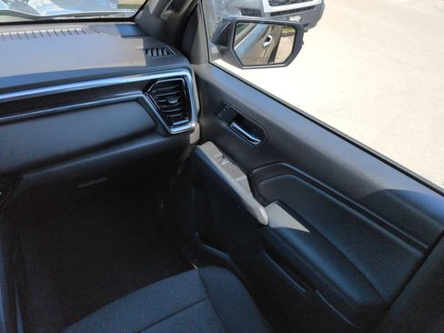 Used 2025 GMC Canyon Elevation w/ Technology Package RWD image 17