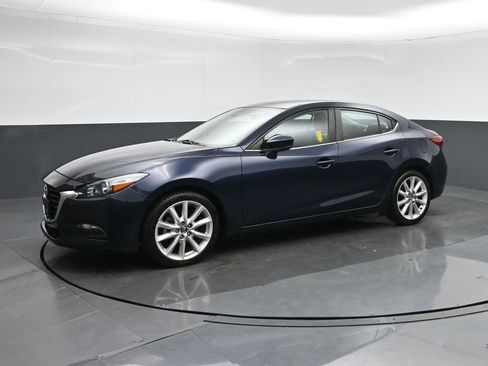 Used 2017 MAZDA MAZDA3 Touring image 3