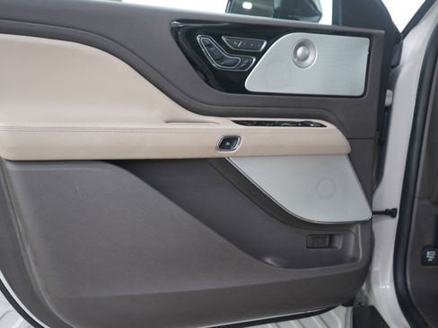 Used 2020 Lincoln Aviator Grand Touring w/ Equipment Group 301A AWD/4WD image 21
