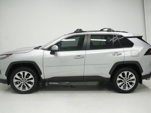 Used 2023 Toyota RAV4 Limited FWD image 7