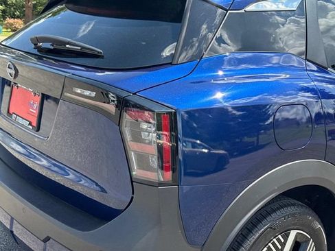 Certified 2025 Nissan Kicks SV FWD image 13
