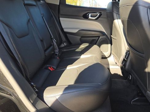 Used 2022 Jeep Compass Limited image 9