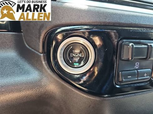 Used 2022 Chevrolet Silverado 1500 LT Trail Boss w/ Convenience Package II AWD/4WD image 17