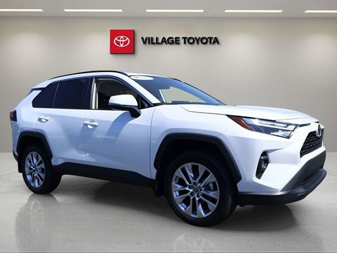 Certified 2025 Toyota RAV4 XLE Premium image 7