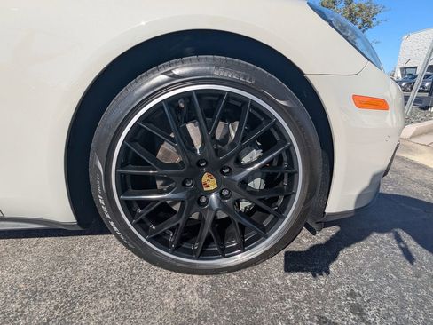 Used 2018 Porsche Panamera 4S image 21