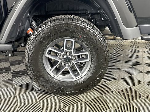 New 2025 Jeep Gladiator Mojave image 17