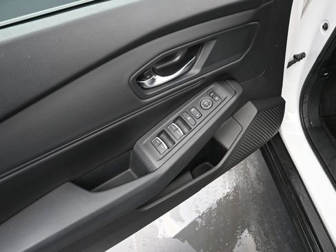 Used 2023 Honda Accord EX image 15
