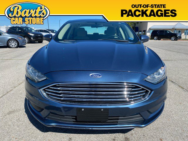 Used 2018 Ford Fusion SE w/ Fusion SE Technology Package FWD image 2