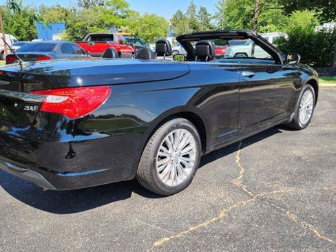 Used 2011 Chrysler 200 Limited FWD image 5