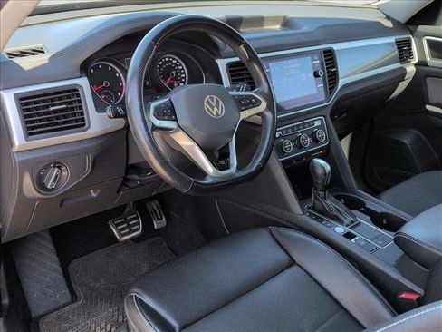 Used 2021 Volkswagen Atlas SE w/ Panoramic Sunroof Package FWD image 10