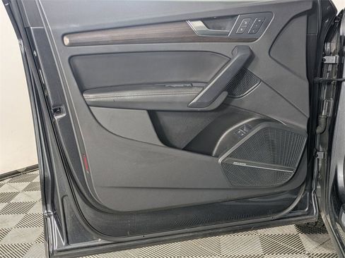 Used 2021 Audi Q5 e Premium Plus image 12