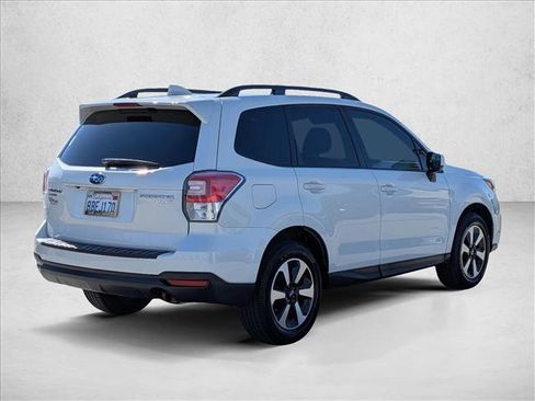Used 2017 Subaru Forester 2.5i Premium AWD/4WD image 5