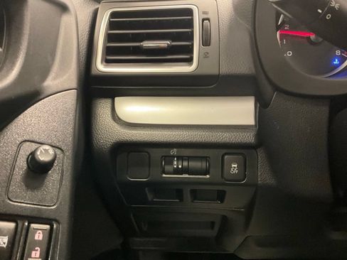 Used 2017 Subaru Forester 2.5i Premium w/ All-Weather Package AWD/4WD image 15