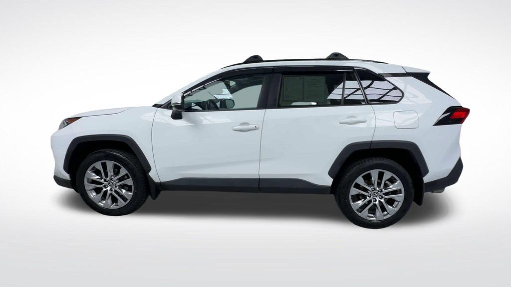 Certified 2020 Toyota RAV4 XLE Premium AWD/4WD image 6