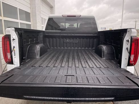 Used 2022 GMC Sierra 1500 AT4 w/ AT4 Premium Package AWD/4WD image 23