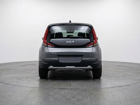 Used 2025 Kia Soul LX w/ LX Technology Package image 7