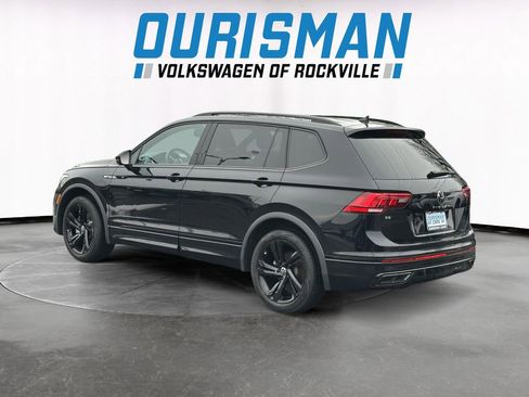 Used 2023 Volkswagen Tiguan SE R-Line image 4