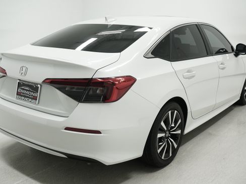 Used 2023 Honda Civic EX image 4