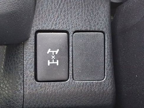 Used 2018 Toyota RAV4 LE image 25