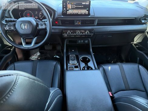 Used 2023 Honda Pilot Touring image 29