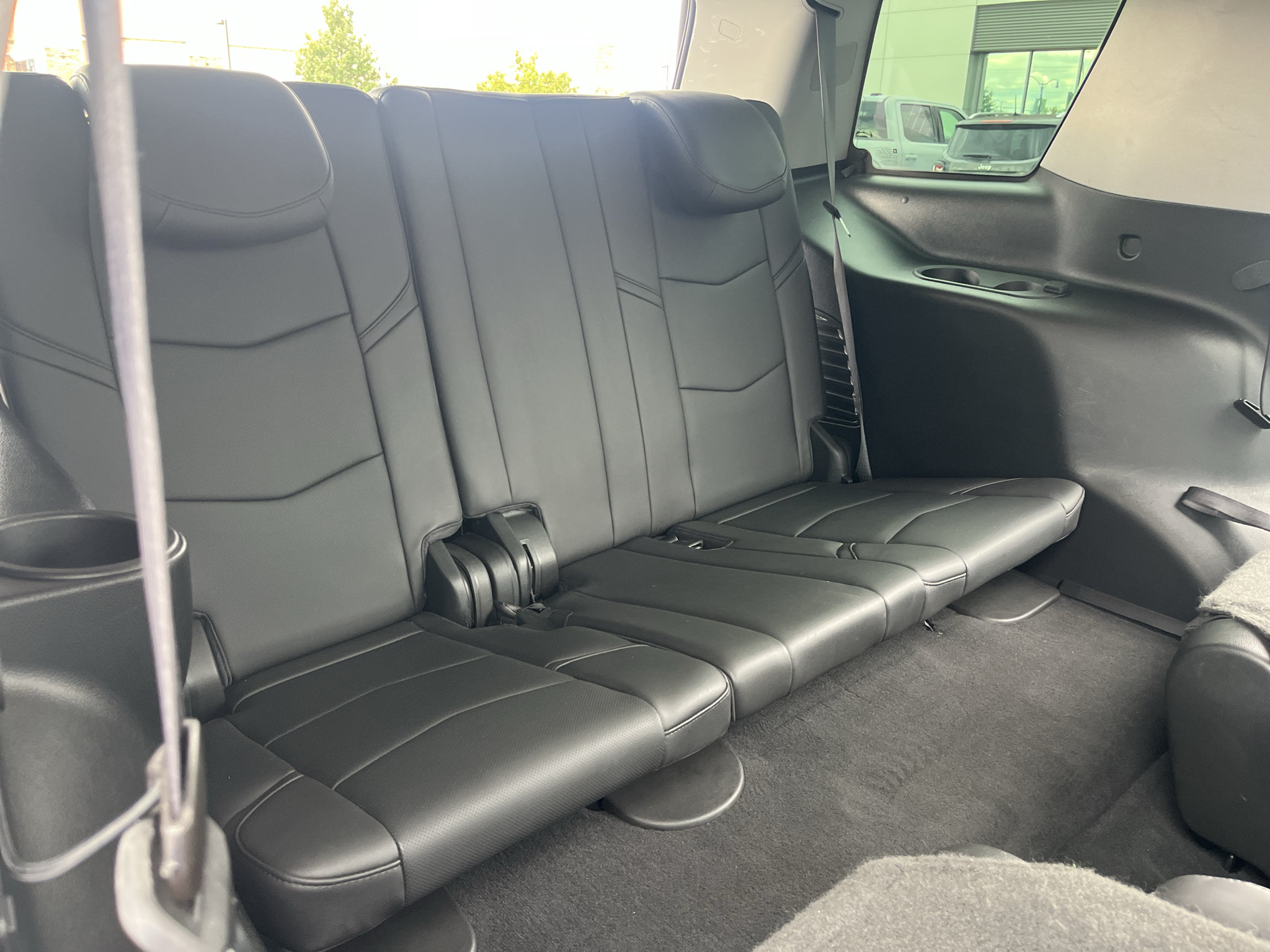 Used 2018 Cadillac Escalade Premium Luxury AWD/4WD image 26