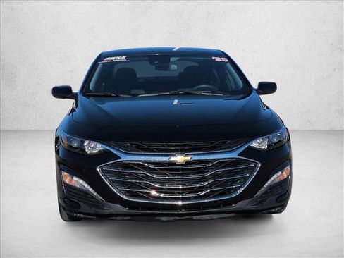 Used 2025 Chevrolet Malibu LT image 2