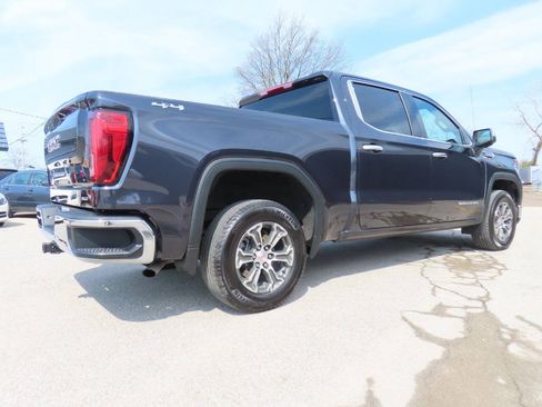 Used 2025 GMC Sierra 1500 SLT AWD/4WD image 2