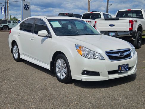 Used 2012 Subaru Legacy 2.5i Premium w/ All-Weather Pkg + Moonroof AWD/4WD image 7