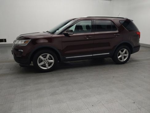 Used 2018 Ford Explorer XLT w/ Equipment Group 201A FWD image 2