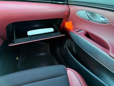 Used 2025 Genesis GV70 3.5T Sport image 40